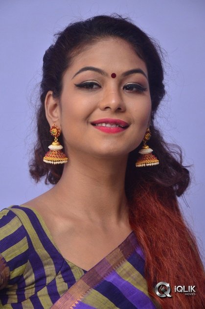 Aditi-Myakal-At-Ami-Thumi-Movie-Pre-Release-Function